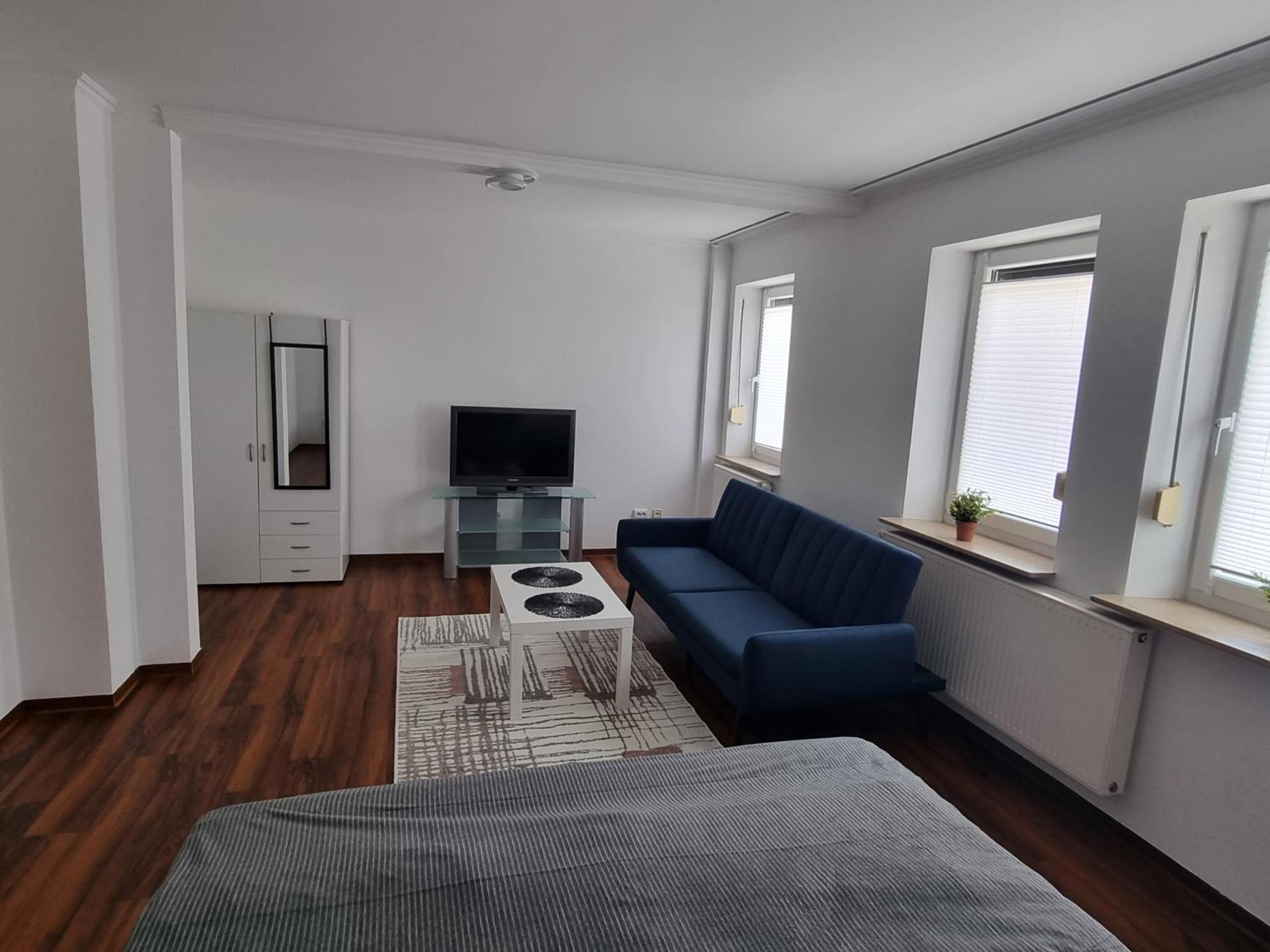 2-3 Personenzimmer - Mit King Size Bett Und Gemeinschaftsbad Und -kueche Homestay